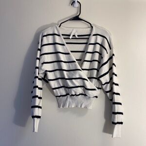 Boutique Cropped Sweater Size XS